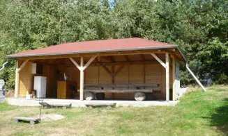 MOSTEK  *** - chata se zapuštěným bazénem - foto číslo 2