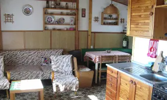 MOSTEK  *** - chata se zapuštěným bazénem - foto číslo 9