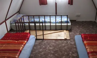 MOSTEK  *** - chata se zapuštěným bazénem - foto číslo 11