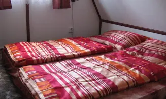 MOSTEK  *** - chata se zapuštěným bazénem - foto číslo 8