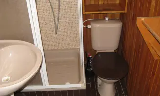 MOSTEK  *** - chata se zapuštěným bazénem - foto číslo 3