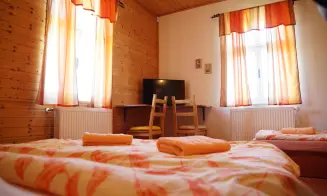 HŘEBEČNÁ - chata - foto číslo 2