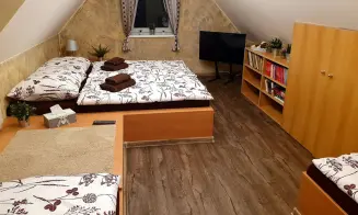 LHOTA U NAHOŘAN - roubenka - foto číslo 8