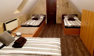 LHOTA U NAHOŘAN - roubenka - foto číslo 1