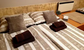 LHOTA U NAHOŘAN - roubenka - foto číslo 9