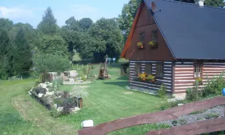 DOLNÍ HEDEČ - roubená chalupa - foto číslo 17