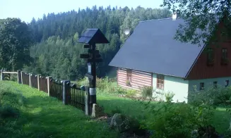 DOLNÍ HEDEČ - roubená chalupa - foto číslo 18