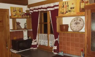 DOLNÍ HEDEČ - roubená chalupa - foto číslo 22