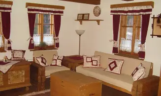 DOLNÍ HEDEČ - roubená chalupa - foto číslo 23