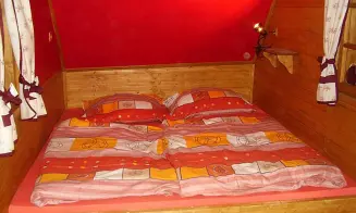 DOLNÍ HEDEČ - roubená chalupa - foto číslo 3