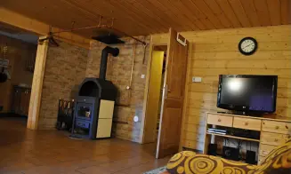 OLEŠNICE v OH - roubená chalupa - foto číslo 17