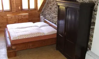 SVIŇOVICE - stylová roubenka - foto číslo 16