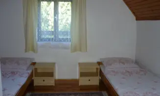 BLATNÁ - chalupa - foto číslo 12