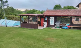 LIBOUŇ - chalupa se zapuštěným bazénem - foto číslo 21