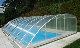 MĚŇANY - chalupa se zapuštěným bazénem