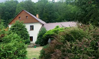 MEZIHOŘÍ - chalupa s přírodním jezírkem - foto číslo 3