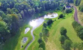 MEZIHOŘÍ - chalupa s přírodním jezírkem - foto číslo 35