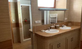 MEZIHOŘÍ - chalupa s přírodním jezírkem - foto číslo 32