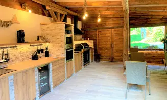 MEZIHOŘÍ - chalupa s přírodním jezírkem - foto číslo 11