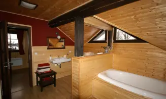 MENDRYKA - luxusní srub s vnitřním bazénem - foto číslo 14