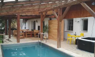 RYCHNOV - luxusní chalupa se zapuštěným bazénem - foto číslo 7