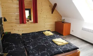 OSÍK - luxusní roubenka - foto číslo 16