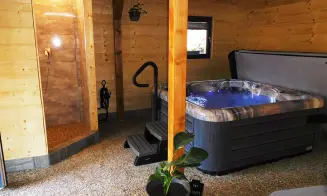 OSÍK - luxusní roubenka - foto číslo 23