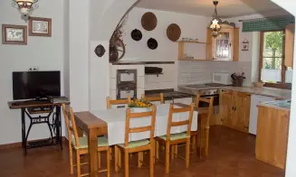 CHRÁSTOV - chalupa s vnitřním bazénem - foto číslo 10