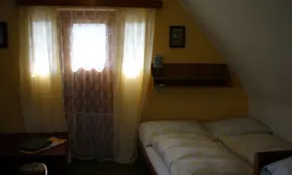 KŘIŽÁNKY - chata u řeky Svratky - foto číslo 12