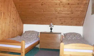 NEMOJOV - HORY - chata - foto číslo 1